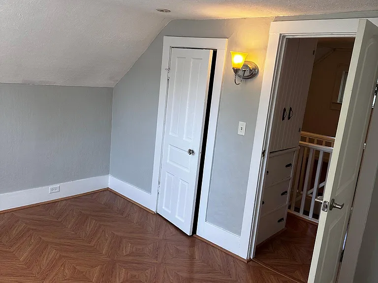 upper bedroom