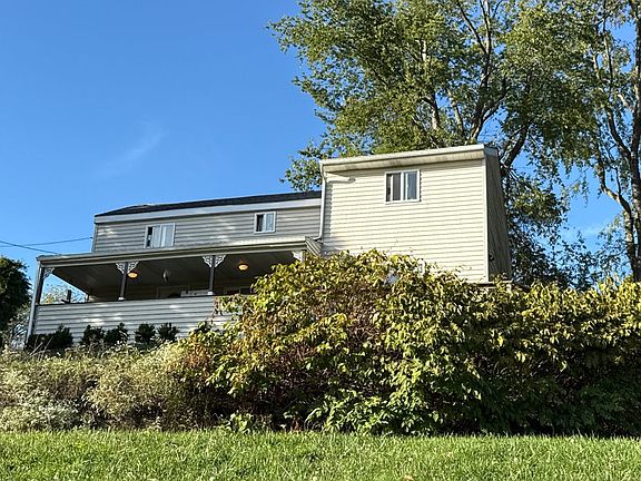 2nd image of 98 Summer St