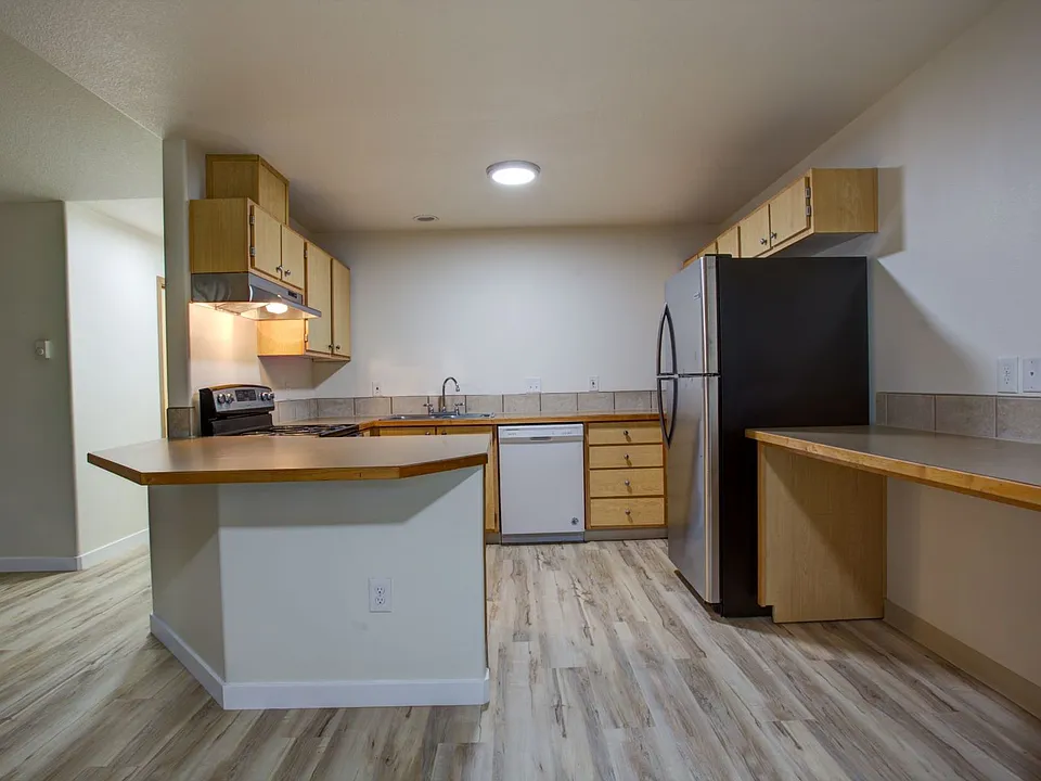 Tamarack Apartments