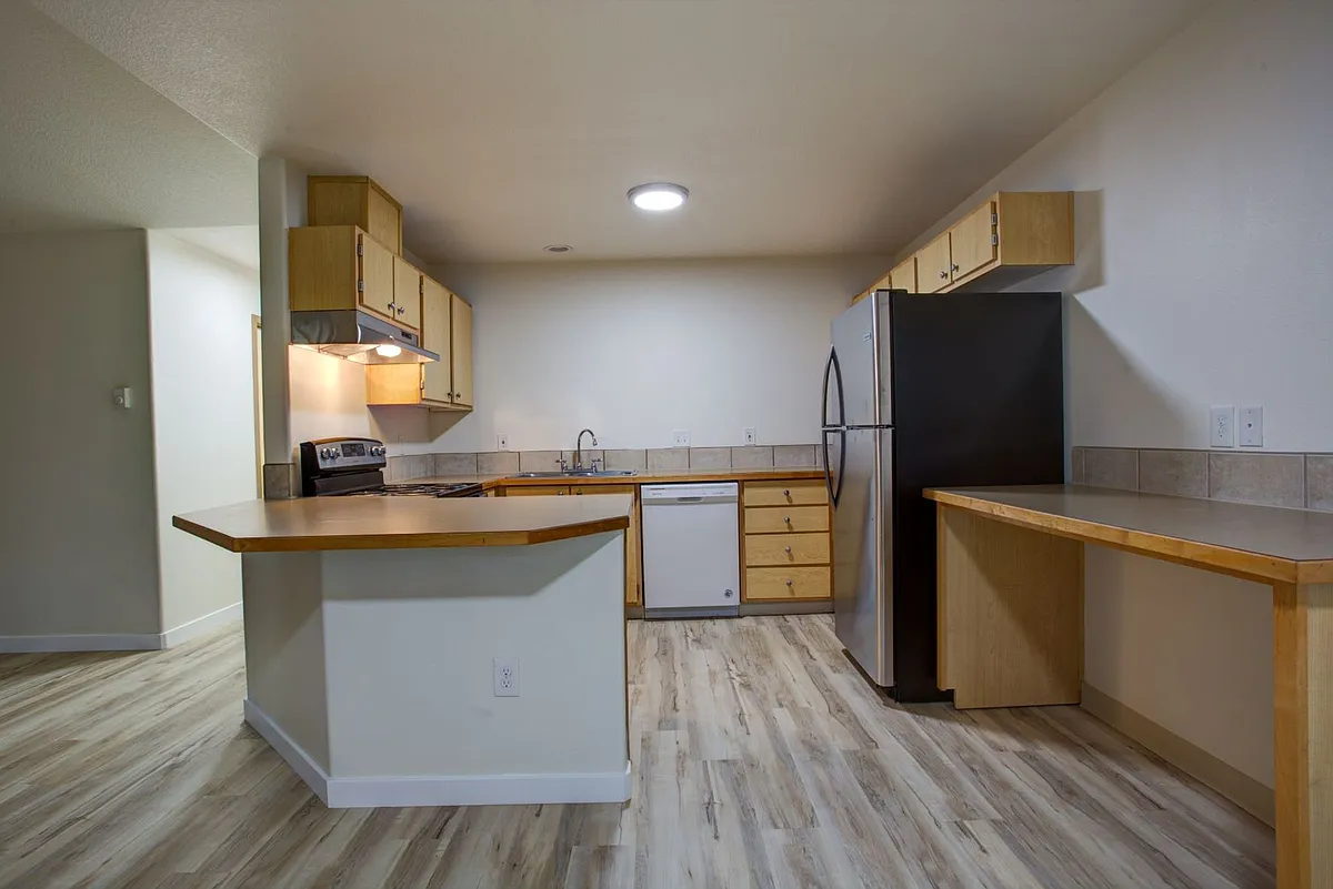Building Photo - Tamarack Village