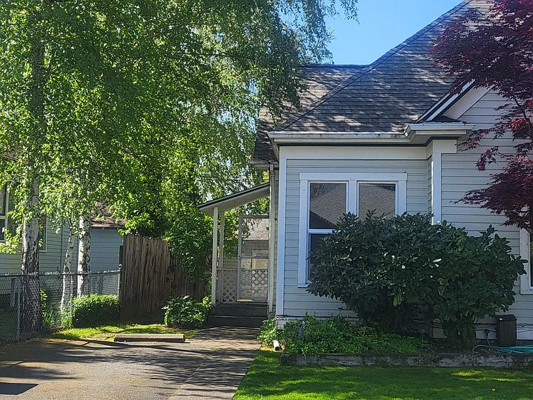 159 SE Aztec Ct — Photo 13