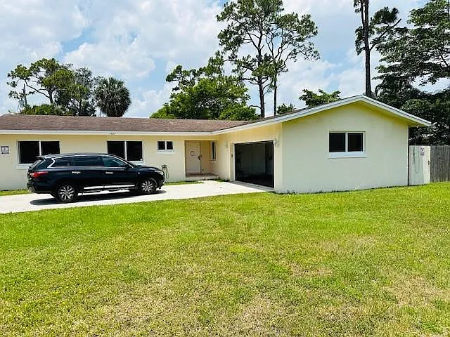 3421 Helena Dr