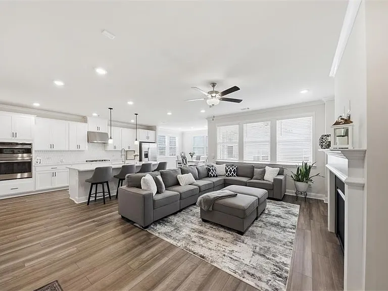 3939 Alderstone Dr — Photo 18