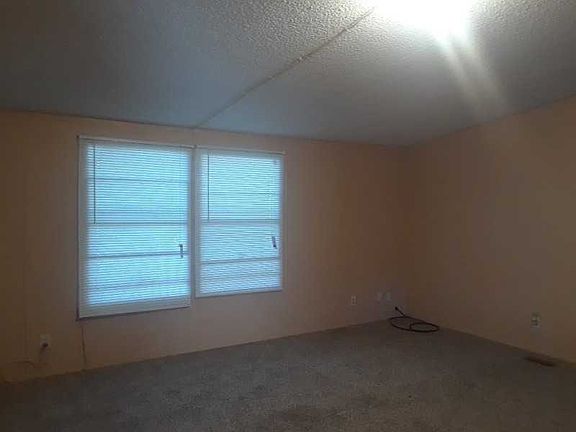 3rd image of 300 Panola Ct