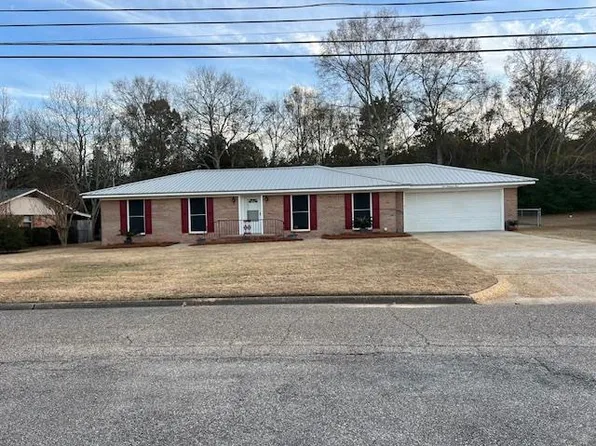 404 Christopher Dr, Dothan, AL 36301