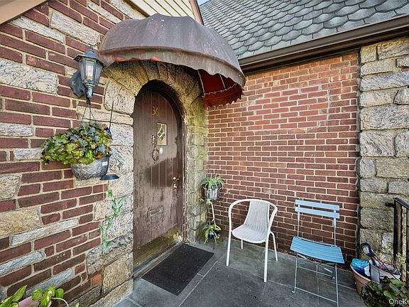 3rd image of 36 Hayward Street