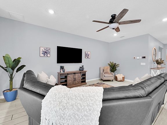 5th image of 2335 SW Strawberry Terrace