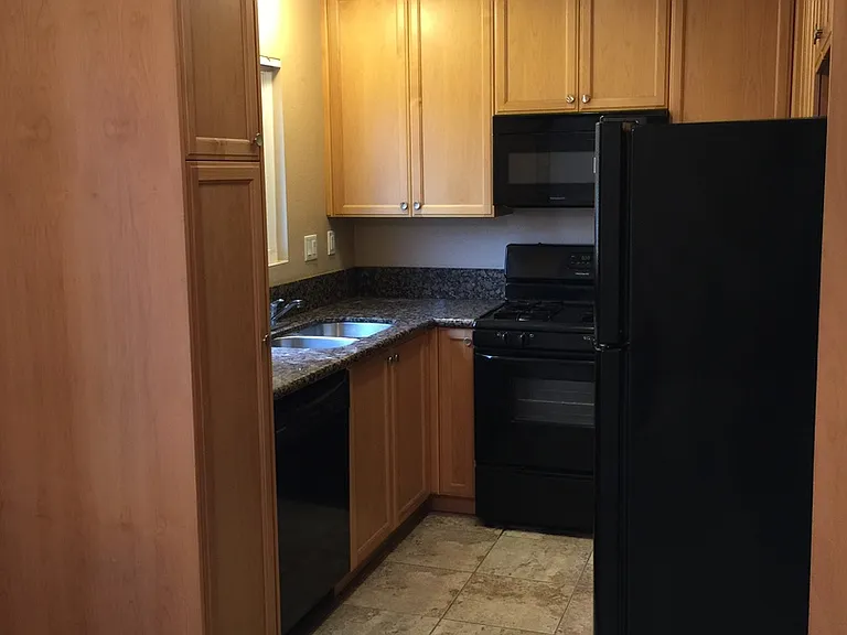 20 — Photo 80