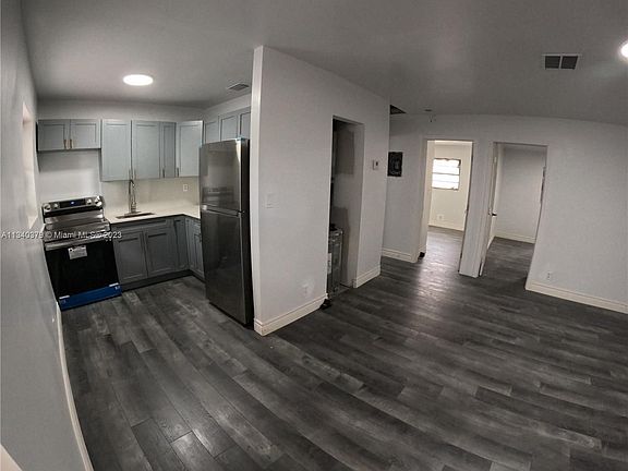 4th image of 819 NW 3rd Ave #1-3
