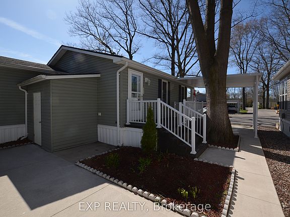 4th image of 22790 Amiens Rd #51