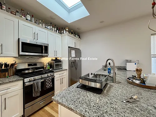 65 Burrell St #3A Photo 1