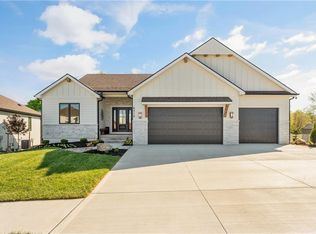 4332 NE Hideaway Dr, Lees Summit, MO 64064