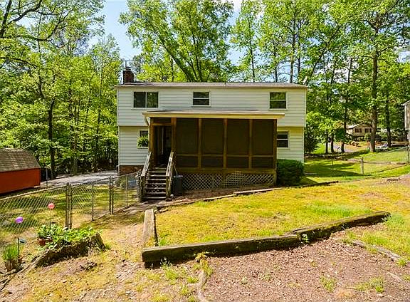 4th image of 2515 Poates Dr