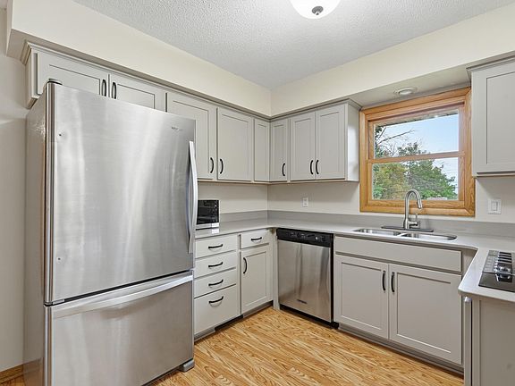 5th image of 1343 Hillwind Rd NE