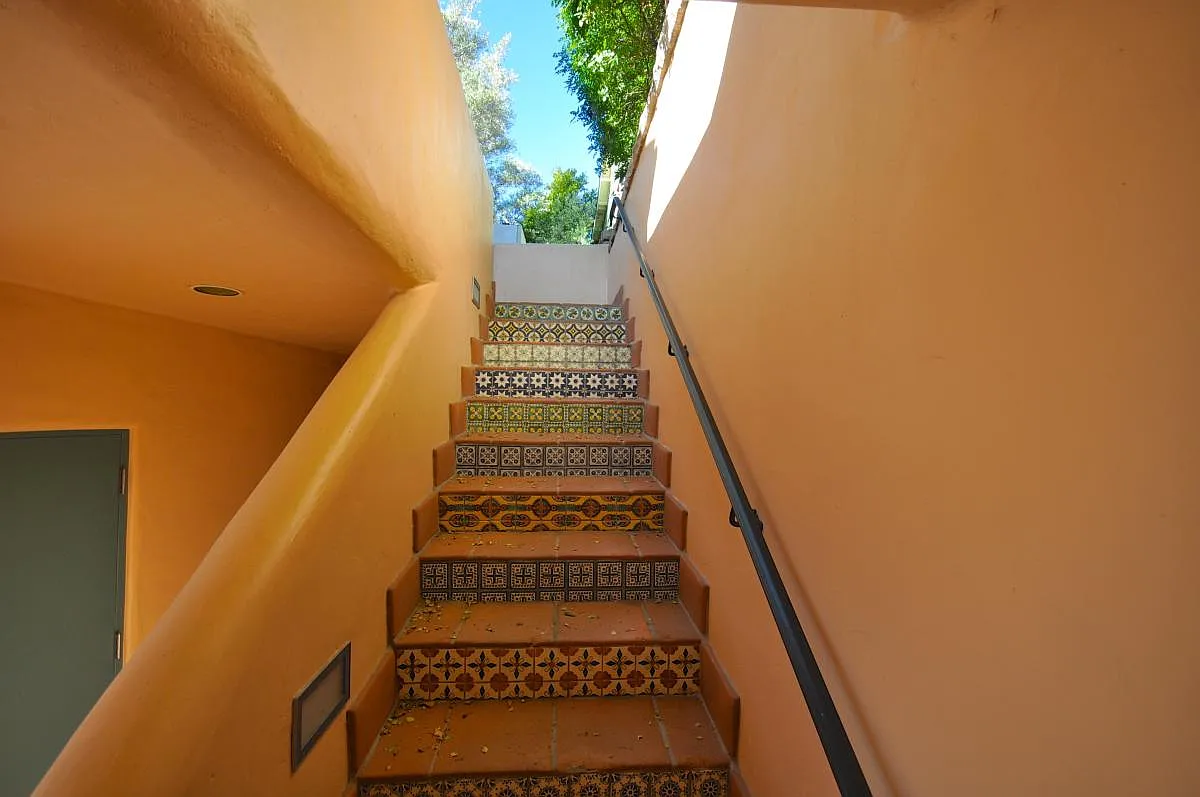 2 bed, 700 sqft, $3,800 — Photo 2