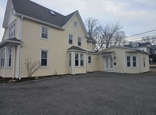 49 Landing Ave APT 3, Smithtown, NY 11787