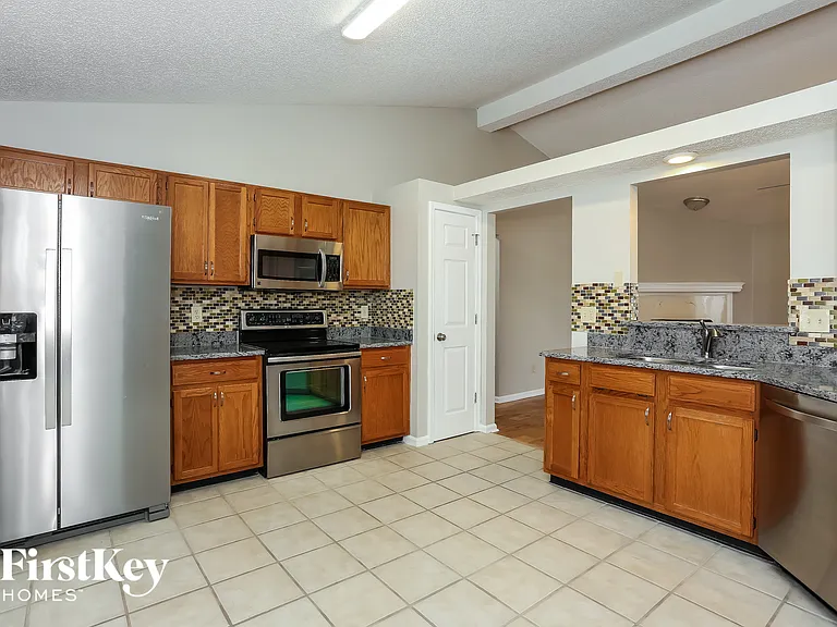 8047 Queensferry Ln — Photo 7