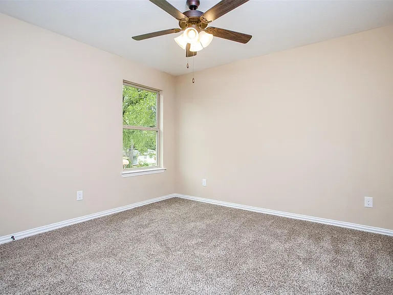 134 Canales Cir — Photo 14