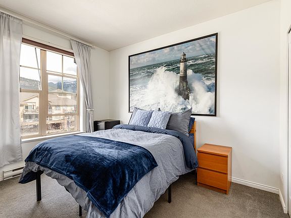 3rd image of 1436 Portage Rd #204