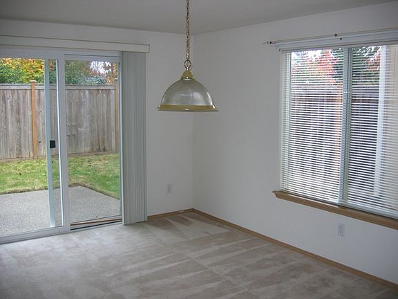 5th image of 8831 Wallingford Ln NE
