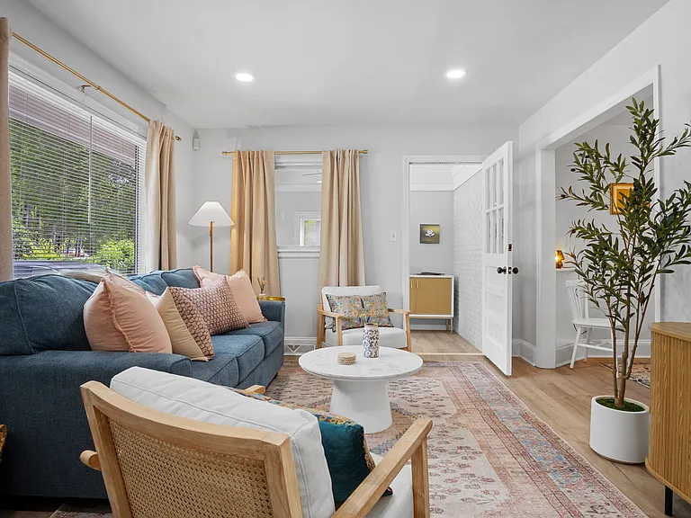 2020 Eastway Dr — Photo 4
