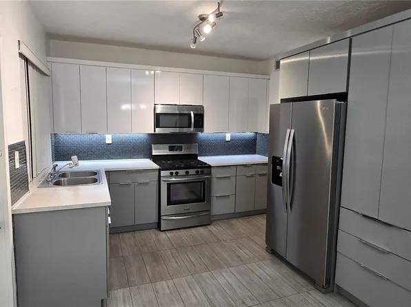 455 NE 131st St, North Miami, FL 33161