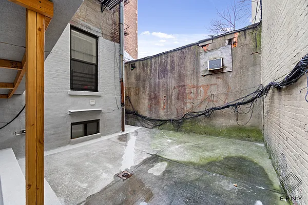 Rented by ERNY LLC | media 35