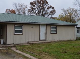 905 Hospital Rd, Waynesville, MO 65583