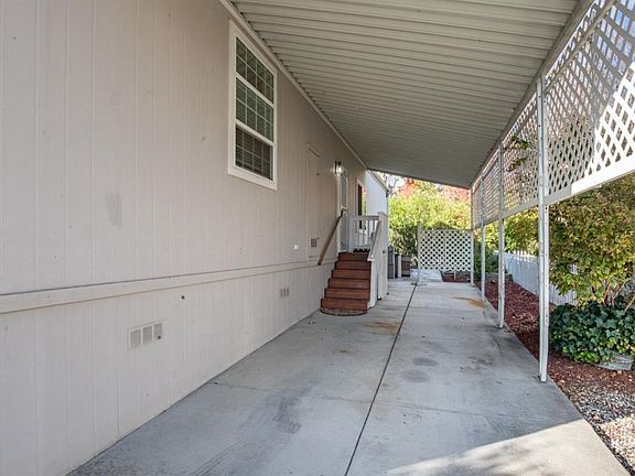 5th image of 61 Iris Drive