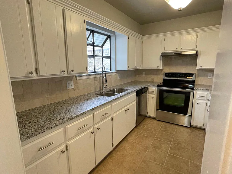 9324 S Hudson Ave #9324 — Photo 6