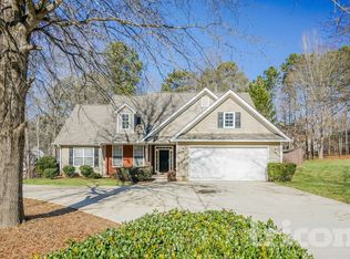 212 Revolutionary Dr, Hampton, GA 30228