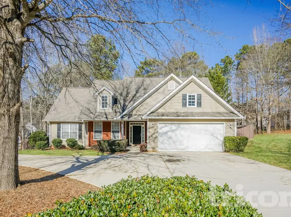 212 Revolutionary Dr, Hampton, GA 30228
