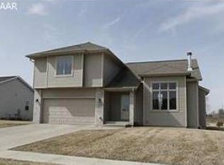 701 Wood Lily Rd, Solon, IA 52333