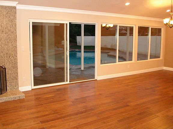 DINING ROOM/FAMILY ROOM WINDOWS TO BACKYARD