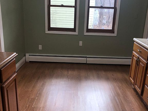 5th image of 804 Oakwood Dr #1