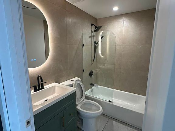 3rd image of 2917-21 W 24th Blvd #2919-1B