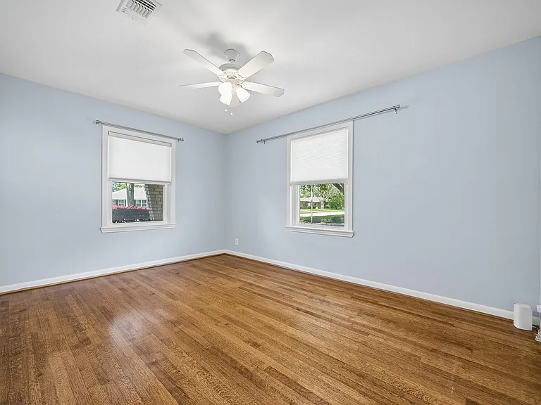 2202 Lazybrook Dr — Photo 8