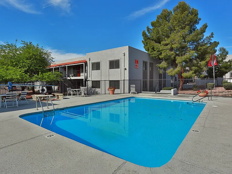 Mountain Lakes Apartments — Photo 11