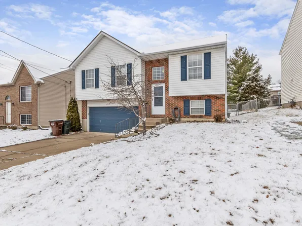 1076 Pebble Creek Dr, Elsmere, KY 41018