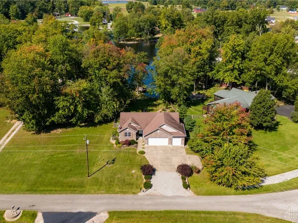 2 Creek Cv, Sardinia, OH 45171