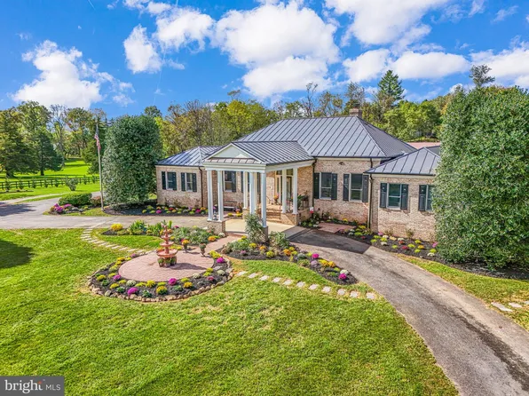 23333 Four Chimneys Ln, Middleburg, VA 20117