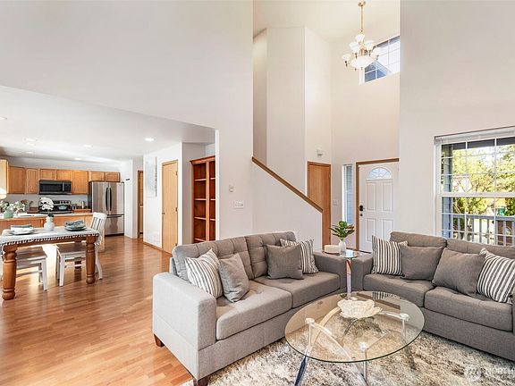 5th image of 6565 NE Prospect Street