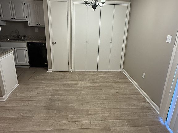 5th image of 855 Charter Oak Dr