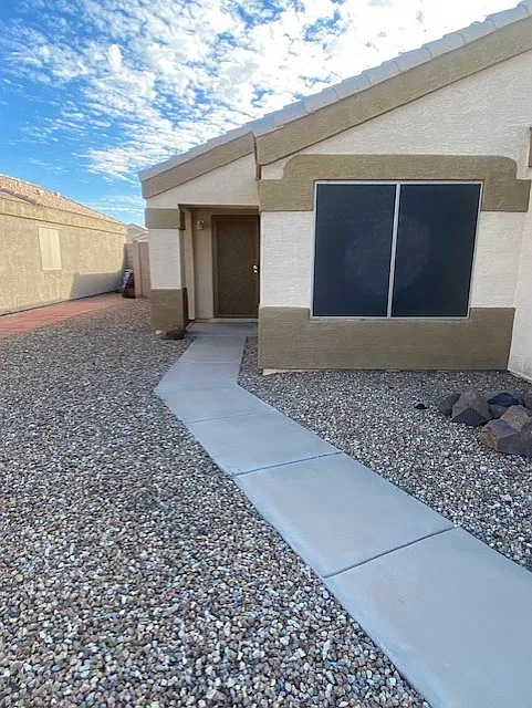 1387 W 18th Ave
