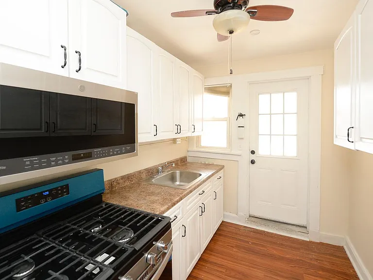 218 Rock Rd #2L — Photo 1