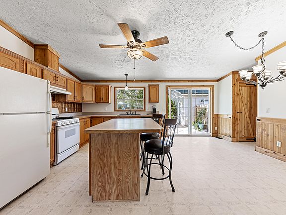4th image of 9416 W 142nd Ave