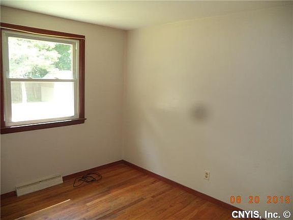 4th image of 519 Lynch Ave