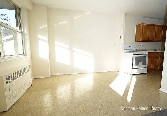 5th image of 2550 Olinville Ave APT 1G
