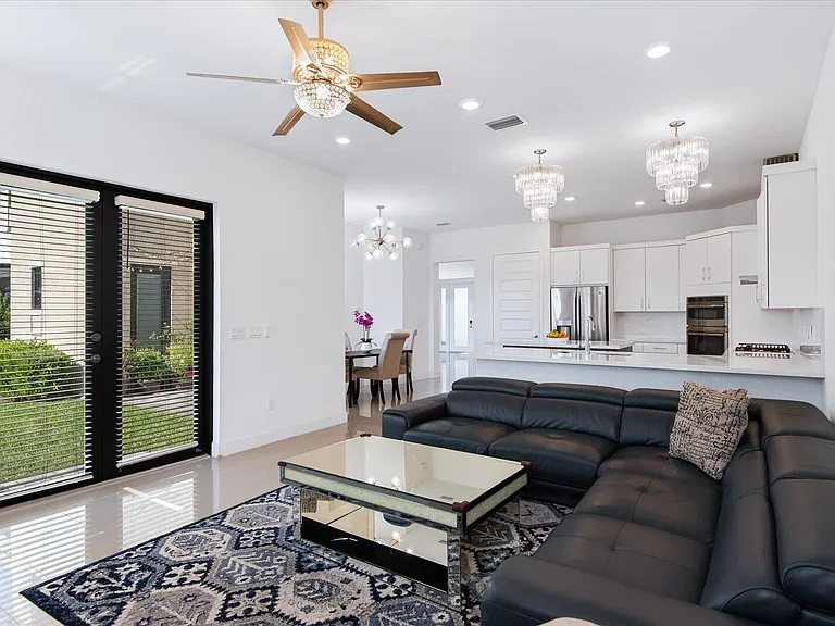 10830 Moore Dr — Photo 7