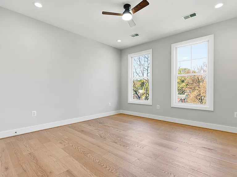 6806 Farragut Ave — Photo 41